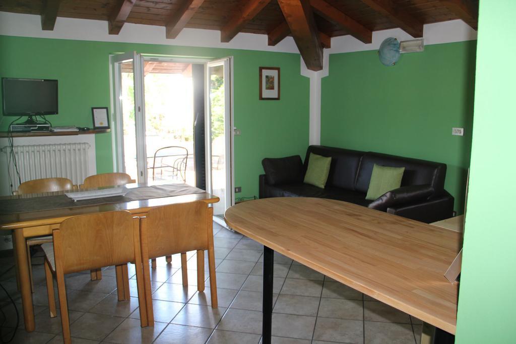 Veranda Beach Apartment Pianello Del Lario Oda fotoğraf